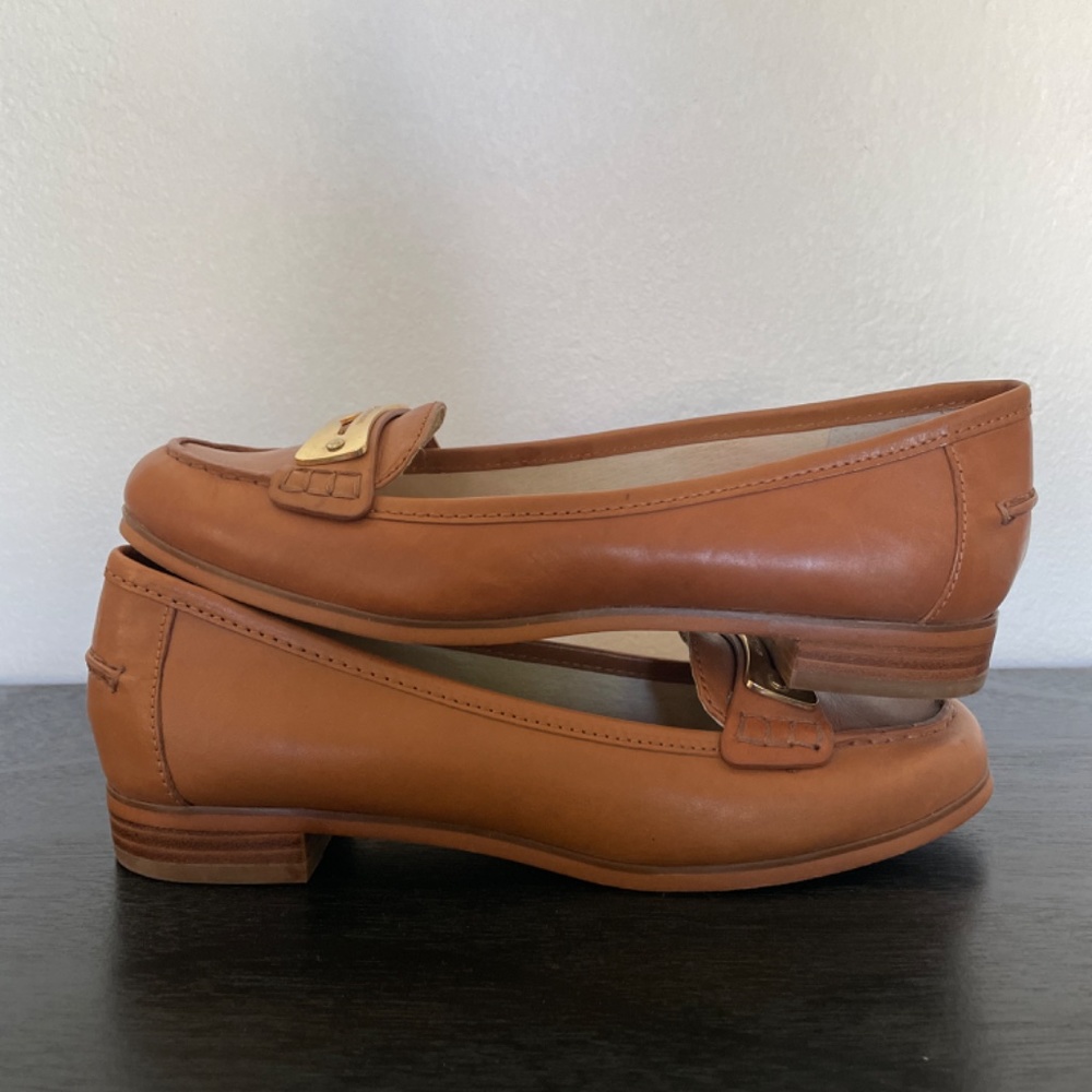 50% OFF SALE!!! MICHAEL KORS Brown Leather Loafers with Gold Detailing - Picture 4 of 5